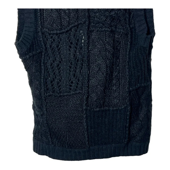 1419.‎ LAUREN RALPH LAUREN KNITTED SLEEVELESS VEST WITH FAUX FUR BLACK IN COLOR - Picture 9 of 9